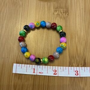Beautiful stretch beaded bracelet, brand new!